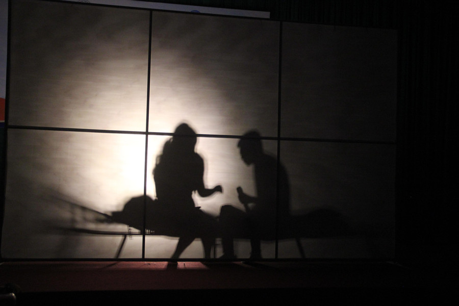 Các tiểu phẩm được đầu tư công phu lồng ghép nhiều thông điệp ý nghĩa gửi đến các bạn sinh viên.