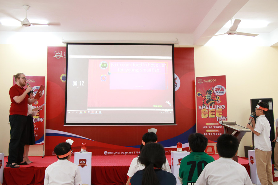 Học sinh THCS&THPT sẽ phải trả lời gói câu hỏi phần thi Về đích trong vòng 90 giây. Học sinh THCS&THPT sẽ phải trả lời gói câu hỏi phần thi Về đích trong vòng 90 giây.