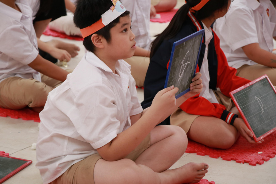 Với phương thức và nội dung phong phú, cuộc thi đã gây hứng thú cho các thí sinh tham dự. Với phương thức và nội dung phong phú, cuộc thi đã gây hứng thú cho các thí sinh tham dự.