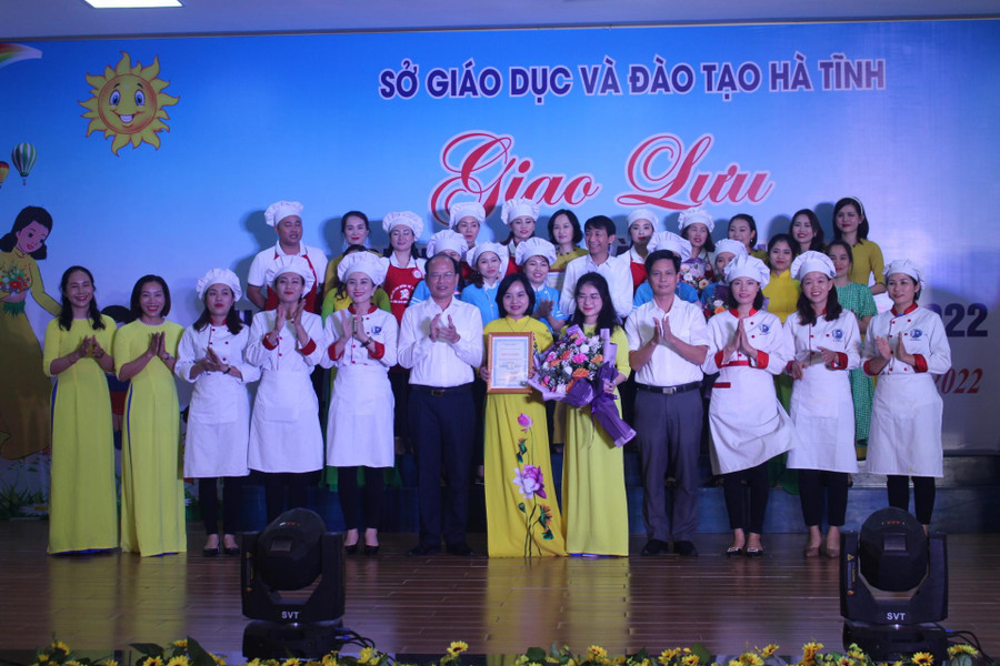 ... 4 giải Nhì và 5 giải Ba. Ngoài ra BTC cũng trao 2 giải Ấn tượng tại lễ bế mạc. ... 4 giải Nhì và 5 giải Ba. Ngoài ra BTC cũng trao 2 giải Ấn tượng tại lễ bế mạc.