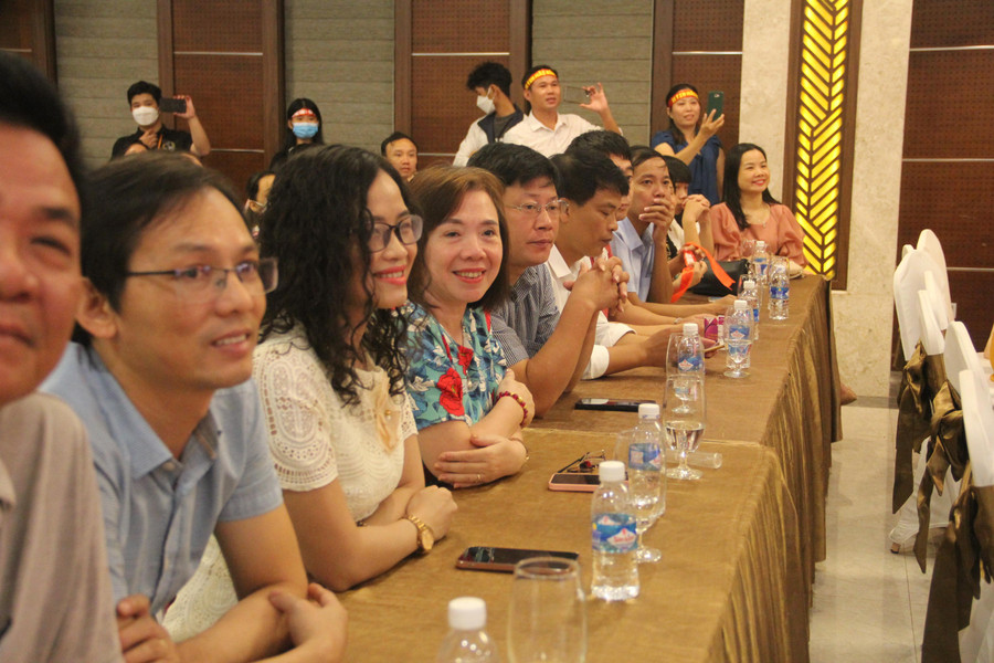 Ban cố vấn của chương trình là các thầy cô có thâm niên và chuyên môn cao hiện đang công tác tại THPT chuyên Hà Tĩnh.