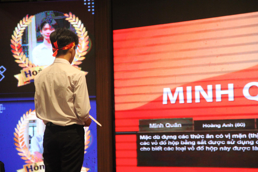 Các thí sinh hồi hộp bước vào phần thi Về đích.