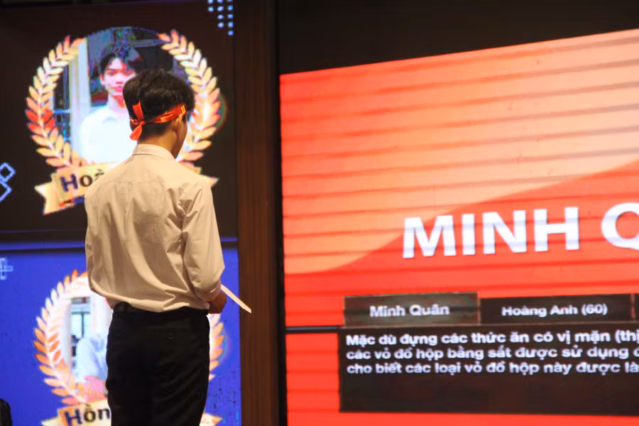 Các thí sinh hồi hộp bước vào phần thi Về đích.