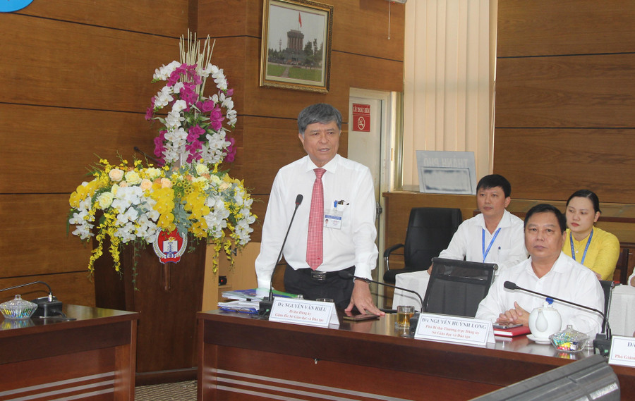 Ông Nguyễn Văn Hiếu phát biểu tại buổi trao quyết định. Ông Nguyễn Văn Hiếu phát biểu tại buổi trao quyết định.