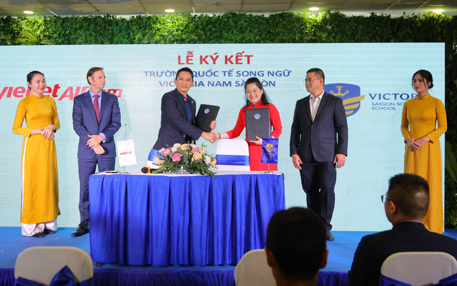 Trường Victoria Nam Sài Gòn tổ chức ký kết hợp tác với các đối tác chiến lược. Trường Victoria Nam Sài Gòn tổ chức ký kết hợp tác với các đối tác chiến lược.