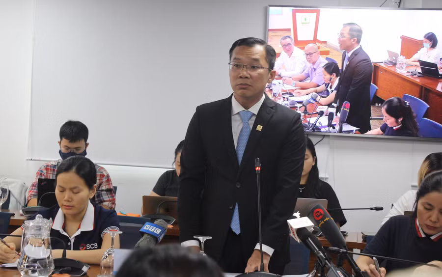 Ông Hoàng Minh Hoàn thông tin tại buổi họp báo.