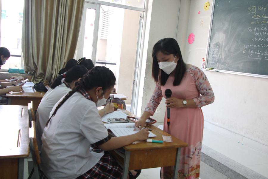 Cô Lê Phan Phương Ngọc.