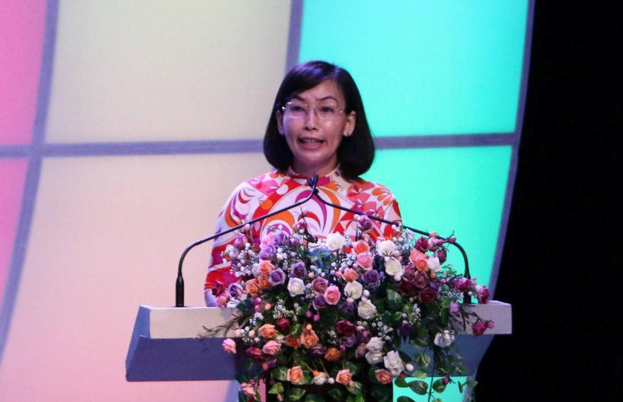 Bà Trương Thị Kim Huệ, Giám đốc Sở GD&ĐT tỉnh Đồng Nai phát biểu tại hội nghị tổng kết.