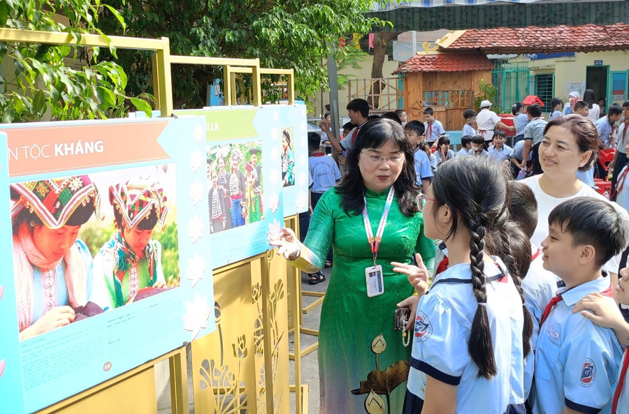 Tiết hoạt động trải nghiệm của học sinh Trường tiểu học Phú Thọ (quận 11, TPHCM).