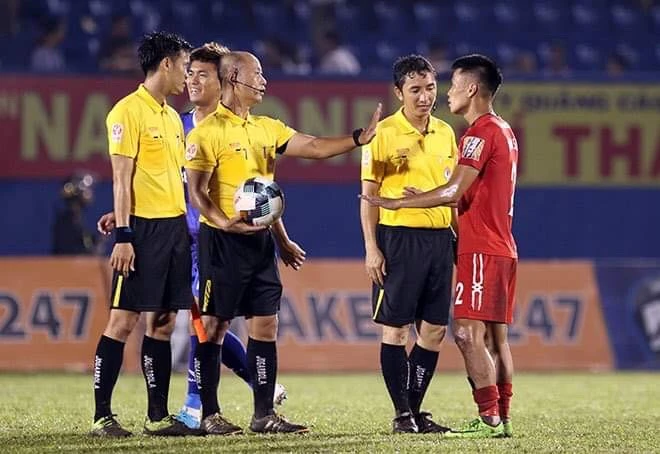 Trọng tài tại V-League không thể liên tục mắc sai lầm.