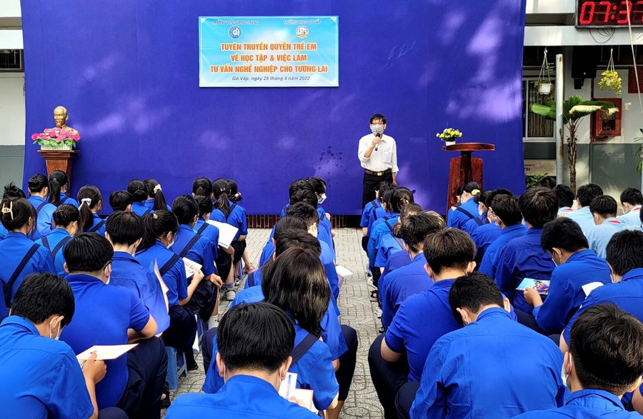 Trường THCS Gò Vấp tổ chức tư vấn hướng nghiệp cho học sinh. Trường THCS Gò Vấp tổ chức tư vấn hướng nghiệp cho học sinh.
