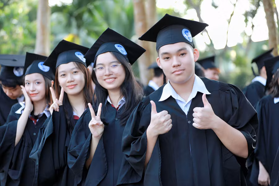 Với triết lý “Tâm hồn Việt Nam, giáo dục thế giới”, Asian School mang đến môi trường giáo dục lý tưởng, giúp học sinh phát triển toàn diện và thành công trong tương lai.