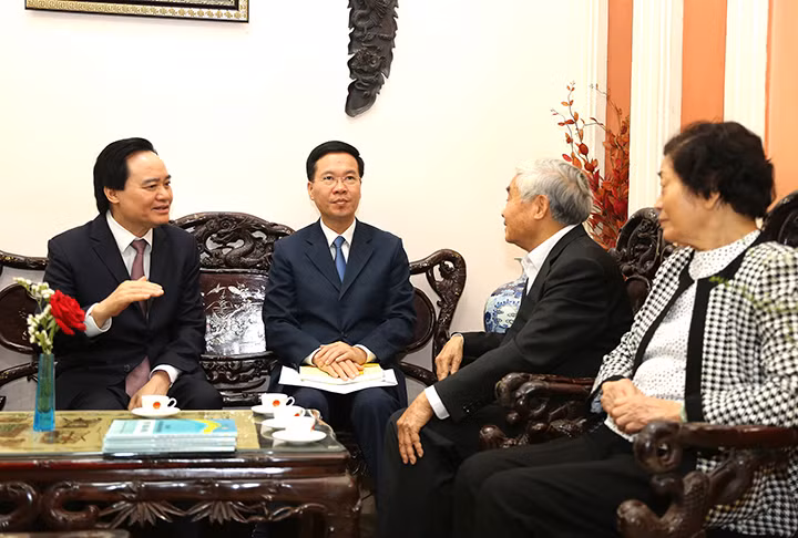 Bộ trưởng Phùng Xuân Nhạ đáp lại ý kiến của GS Phạm Minh Hạc.