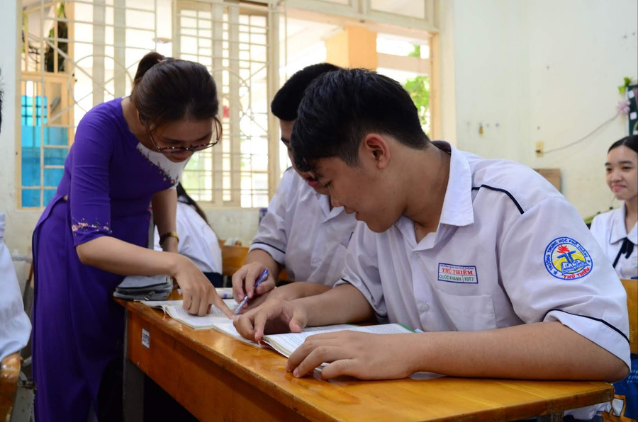 Giáo viên Trường THPT Thủ Thiêm luôn quan tâm nắm bắt năng lực học tập của học sinh.