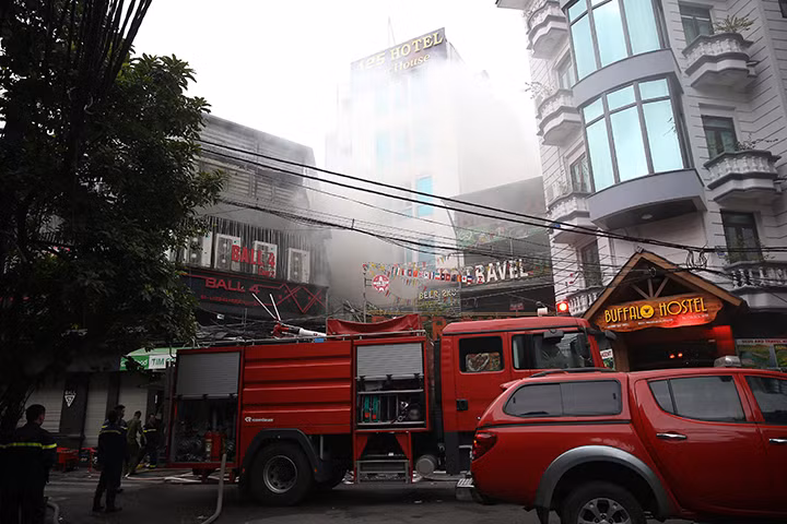 Đám cháy xảy ra tại Khách san A25 nằm trên khu phố cổ Hà Nội.