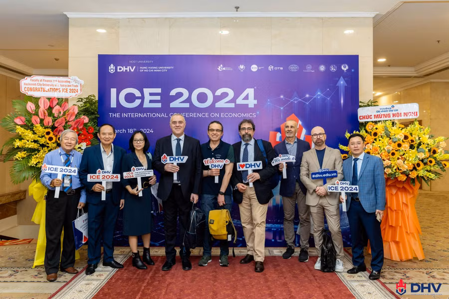 Các đại biểu tham gia hội thảo.