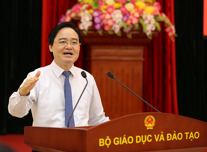 Bộ trưởng Phùng Xuân Nhạ phát biểu tại Hội nghị. Bộ trưởng Phùng Xuân Nhạ phát biểu tại Hội nghị.