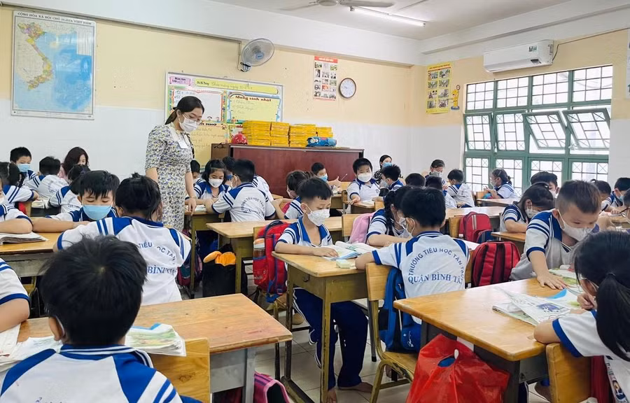 Giờ học của học sinh Trường tiểu học Tân Tạo.