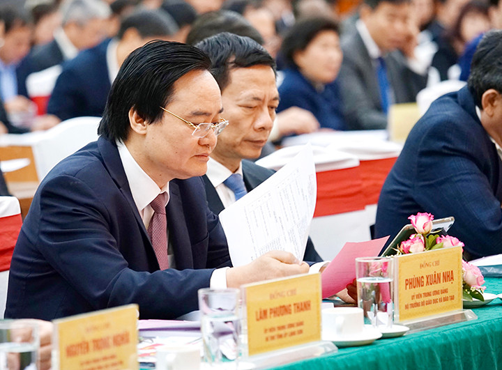 Tham dự Hội nghị có nhiều lãnh đạo Đảng và Nhà nước. Tham dự Hội nghị có nhiều lãnh đạo Đảng và Nhà nước.