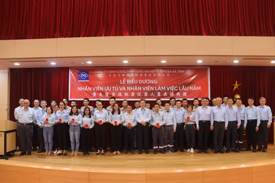 Formosa Hà Tĩnh tặng vàng tri ân người lao động