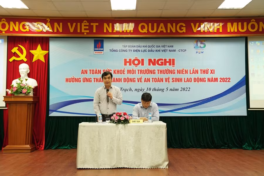 Ông Nguyễn Minh Đạo Phó Tổng Giám đốc và ông Nguyễn Điệp – Quyền Trưởng ban ATSKMT Tổng công ty chủ trì hội nghị