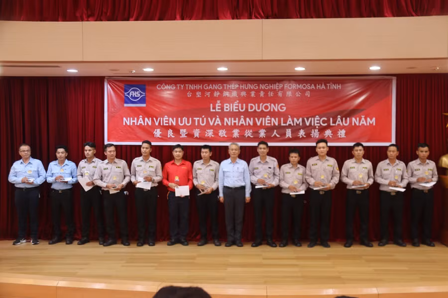 Đây là những lao động đã làm việc hăng hái và có nhiều thành tích tốt trong năm 2021 và 2022.
