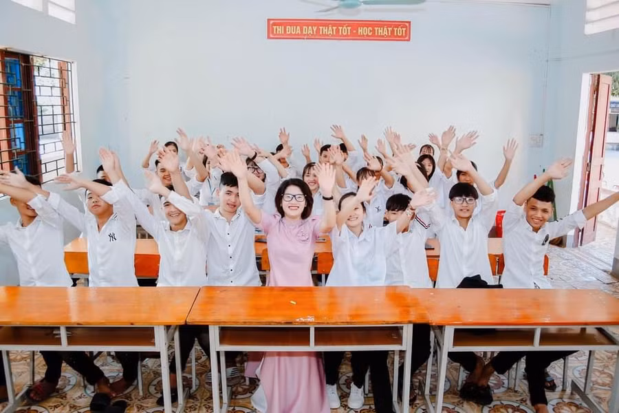 Lớp 12 trường THCS,THPT Dân tộc Nội trú Hà Tĩnh