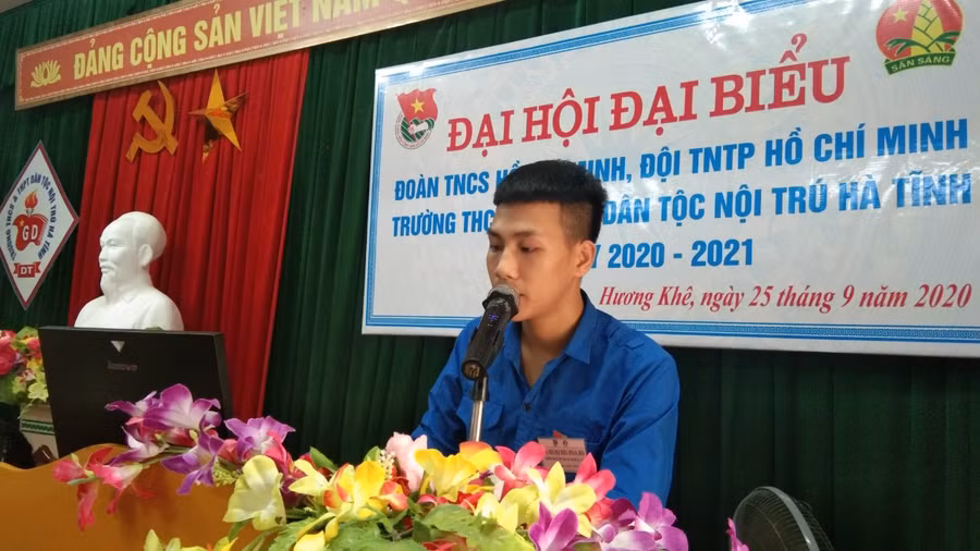 Em Dương Đình Pháp (người dân tộc Mán), học sinh duy nhất của huyện Hương Sơn (Hà Tĩnh) đậu Học viện Cảnh sát