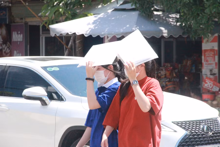 Thời tiết trong buổi thi cuối cùng tại Hà Tĩnh khá oi bức.