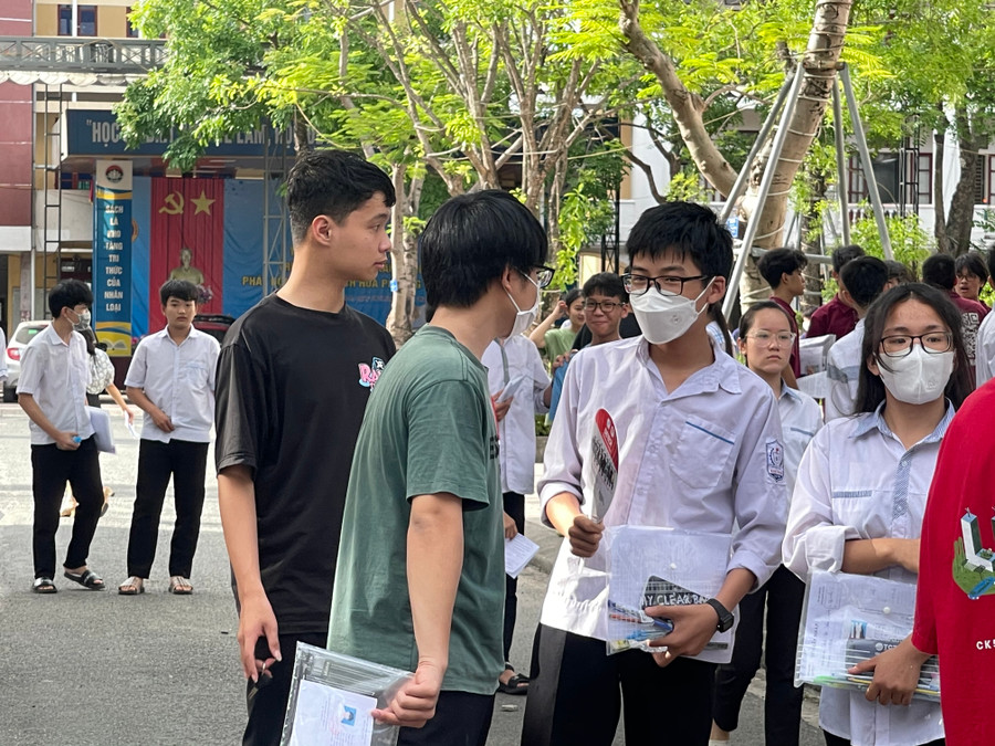 Nhiều thí sinh tự tin dành điểm 8 cao ở môn Toán. Nhiều thí sinh tự tin dành điểm 8 cao ở môn Toán.