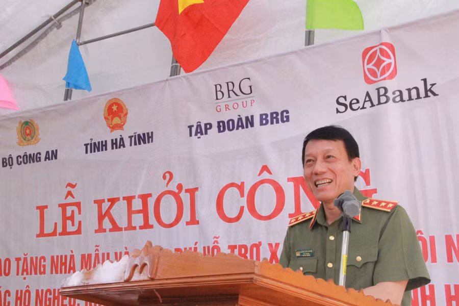 Thượng tướng Lương Tam Quang - Thứ trưởng Bộ Công an hy vọng những ngôi nhà mới sẽ giúp bà con yên tâm lao động, sản xuất, vươn lên trong cuộc sống.