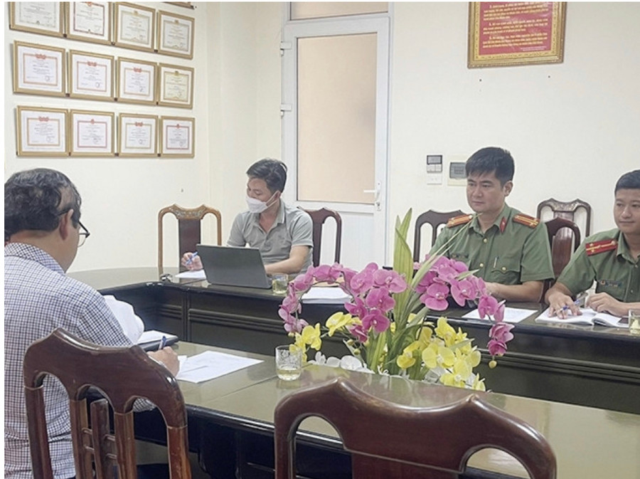 Lực lượng chức năng làm việc với ông L.Q.C.