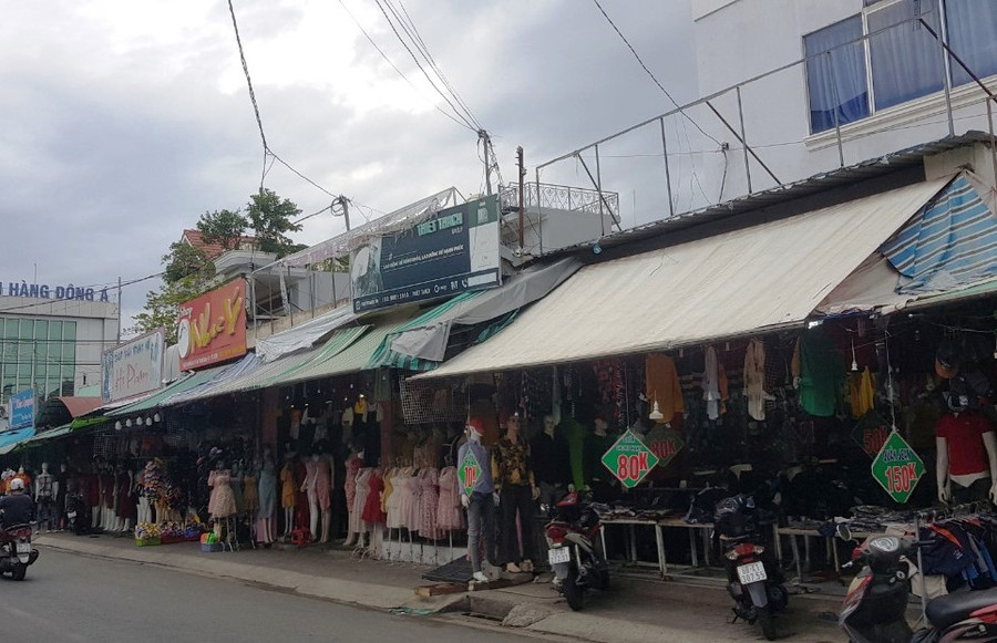Khoảng 92% chợ truyền thống đã đi vào hoạt động. Khoảng 92% chợ truyền thống đã đi vào hoạt động.