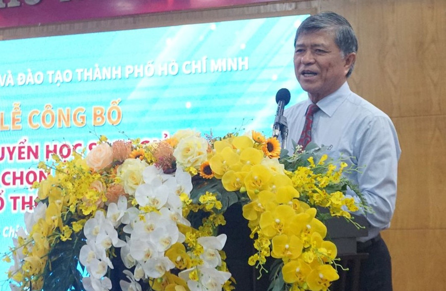 Ông Nguyễn Văn Hiếu phát biểu tại buổi lễ. Ông Nguyễn Văn Hiếu phát biểu tại buổi lễ.