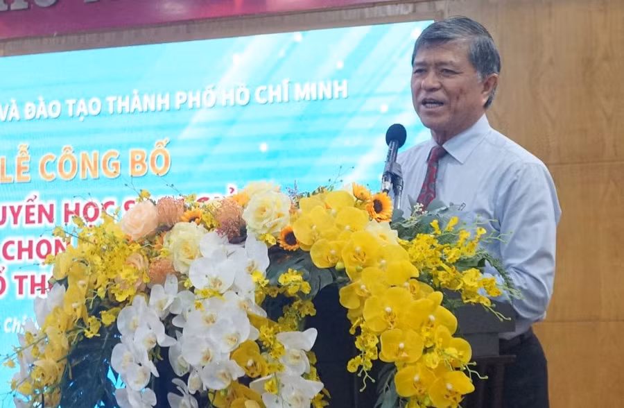 Ông Nguyễn Văn Hiếu phát biểu tại buổi lễ.