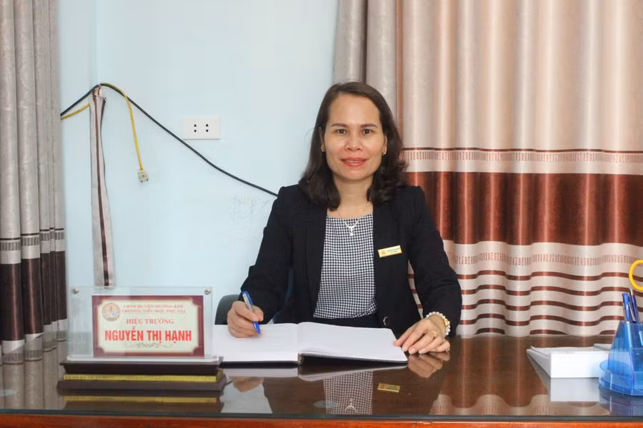 Cô Nguyễn Thị Hạnh - Hiệu trưởng trường Tiểu học Phú Gia (Hương Khê, Hà Tĩnh)