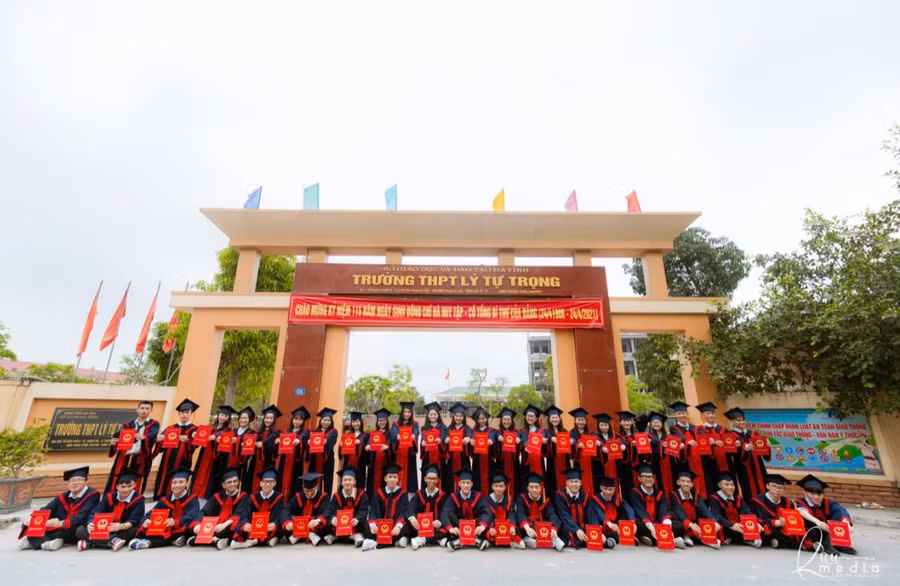 Nhờ những "người kết nối" đặc biệt mà học sinh khó khăn trong trường đã thực hiện được ước mơ của mình