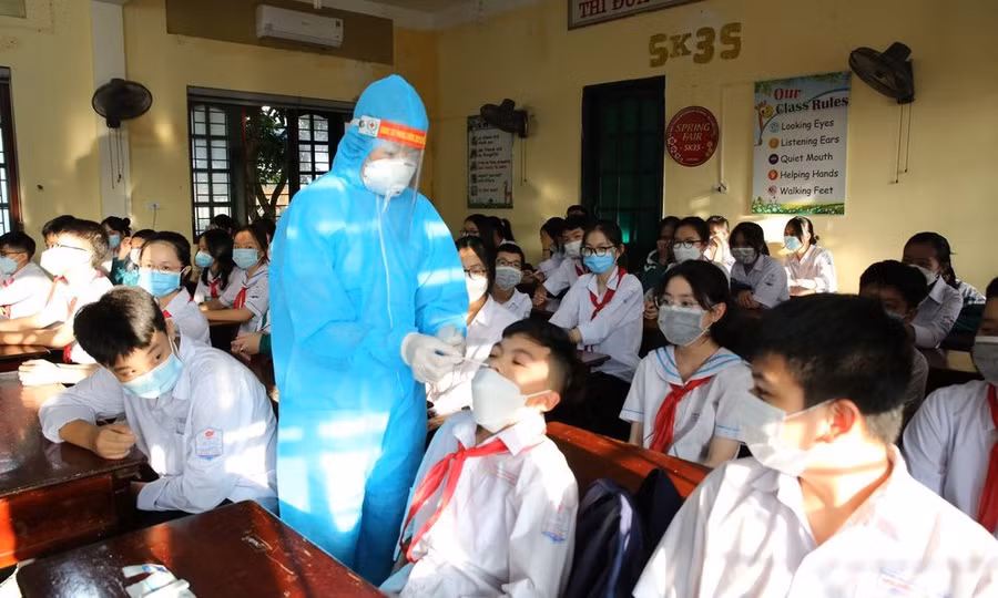 Hà Tĩnh: Sáng nay (5/11), hàng nghìn học sinh tạm dừng đến trường