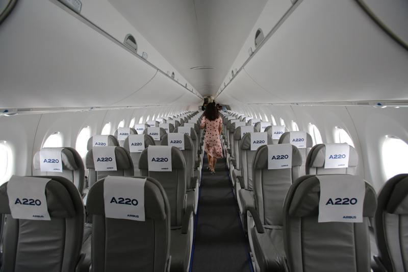 Airbus A220 là loại máy bay hiện đại trong phân khúc máy bay 100-150 chỗ với tầm bay lên tới 6.300km.