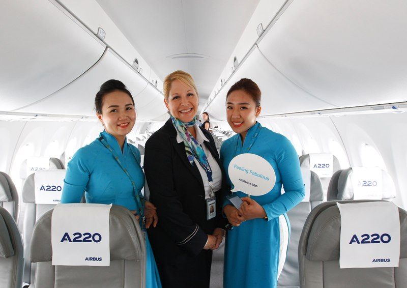 Đại diện VNA cho biết đang chú trọng nghiên cứu khai thác các máy bay phản lực loại nhỏ thế hệ mới để thay thế cho đội bay ATR72. Trước đó, VNA cũng từng tham gia bay đánh giá tàu bay E190 của Embraer và CRJ900 của Bombardier.