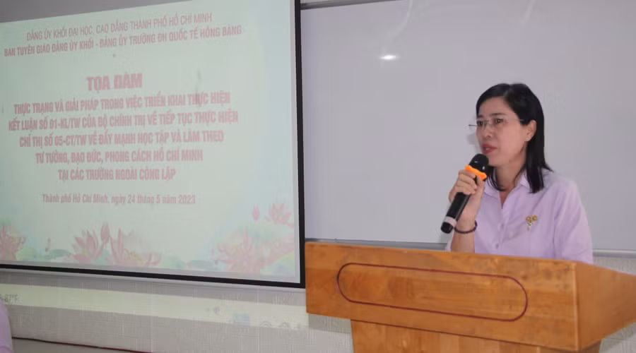 Bà Nguyễn Thị Là phát biểu tại buổi tọa đàm.