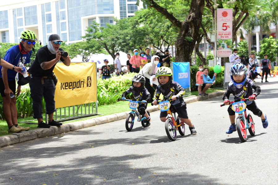 Ban tổ chức sẽ chuẩn bị 10.000 phần quà để tặng cho các bé tham gia trò chơi. Ban tổ chức sẽ chuẩn bị 10.000 phần quà để tặng cho các bé tham gia trò chơi.