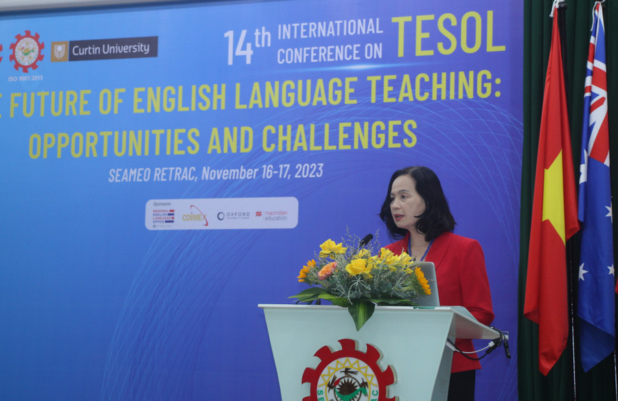 Tiến sĩ Hồ Thanh Mỹ Phương phát biểu tại hội thảo. Tiến sĩ Hồ Thanh Mỹ Phương phát biểu tại hội thảo.