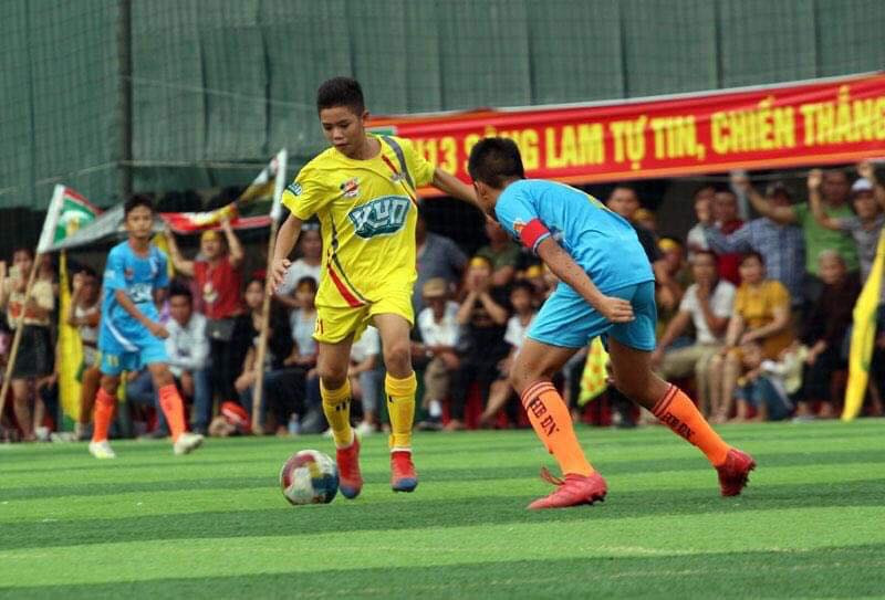 U13 SHB Đà Nẵng lại tỏ ra là một đội bóng lỳ lợm, chơi chặt chẽ, mạnh mẽ và có bài bản, đặc biệt hay ở những tình huống phản công U13 SHB Đà Nẵng lại tỏ ra là một đội bóng lỳ lợm, chơi chặt chẽ, mạnh mẽ và có bài bản, đặc biệt hay ở những tình huống phản công