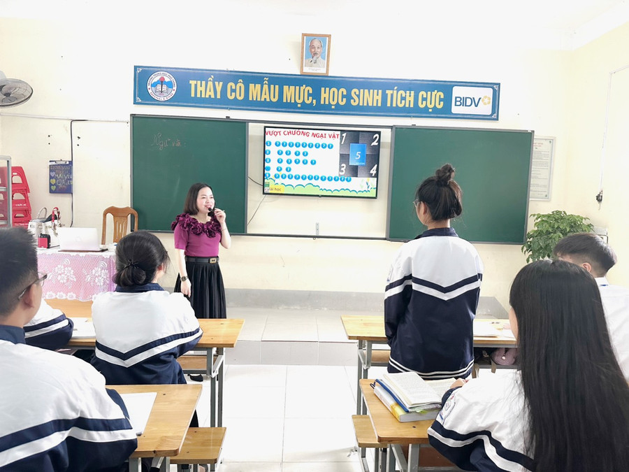 Cô giáo Nguyễn Thị Quỳnh Giang (GV Trường THPT Hồng Lĩnh, Hà Tĩnh) hy vọng qua báo chí sẽ biết thêm những phương pháp dạy học hiệu quả chương Chương trình GDPT 2018. Cô giáo Nguyễn Thị Quỳnh Giang (GV Trường THPT Hồng Lĩnh, Hà Tĩnh) hy vọng qua báo chí sẽ biết thêm những phương pháp dạy học hiệu quả chương Chương trình GDPT 2018.