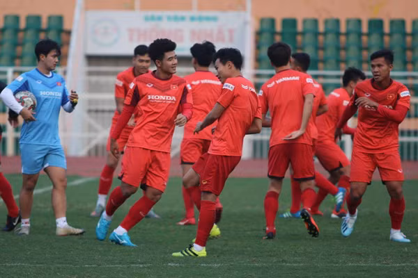 U23 Việt Nam đang tập luyện nỗ lực trước ngày lên đường sang Thái Lan U23 Việt Nam đang tập luyện nỗ lực trước ngày lên đường sang Thái Lan