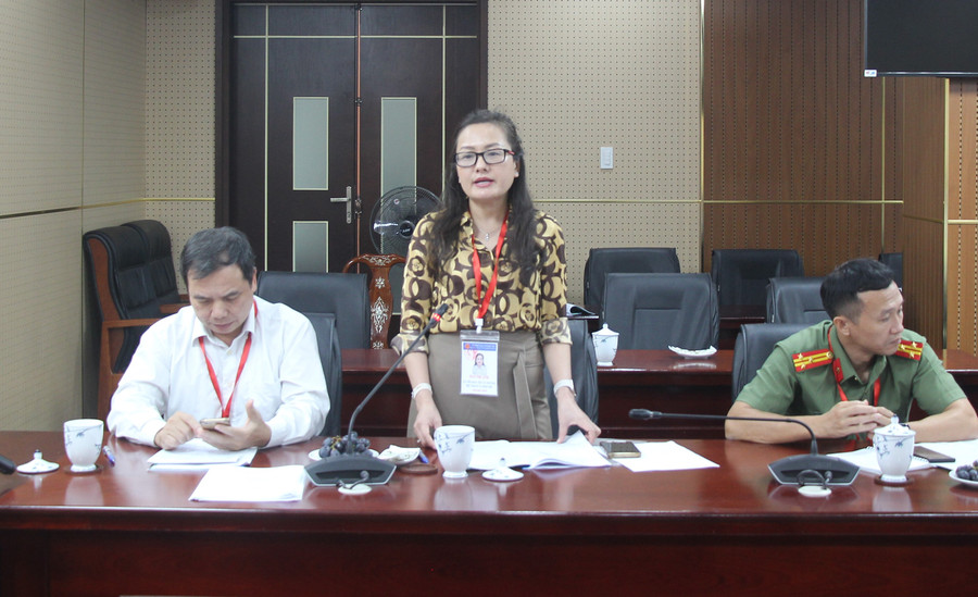 Thành viên đoàn kiểm tra của Bộ GD&ĐT phát biểu tại buổi làm việc. Thành viên đoàn kiểm tra của Bộ GD&ĐT phát biểu tại buổi làm việc.