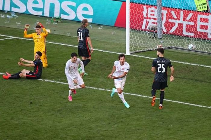 Tây Ban Nha vào tứ kết EURO 2020 sau trận cầu "mưa bàn thắng" siêu kịch tính ảnh 5 Tây Ban Nha vào tứ kết EURO 2020 sau trận cầu "mưa bàn thắng" siêu kịch tính ảnh 5