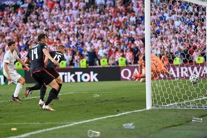 Tây Ban Nha vào tứ kết EURO 2020 sau trận cầu "mưa bàn thắng" siêu kịch tính ảnh 4 Tây Ban Nha vào tứ kết EURO 2020 sau trận cầu "mưa bàn thắng" siêu kịch tính ảnh 4