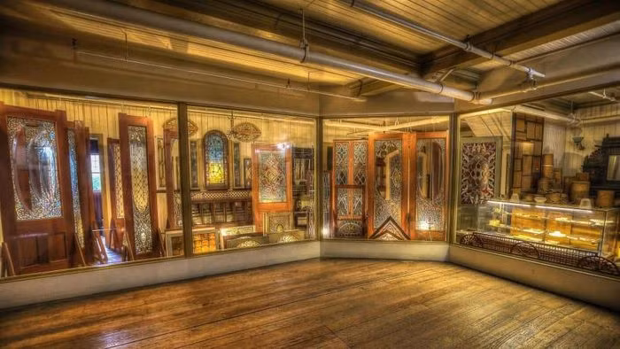 Phòng trưng bày rùng rợn.